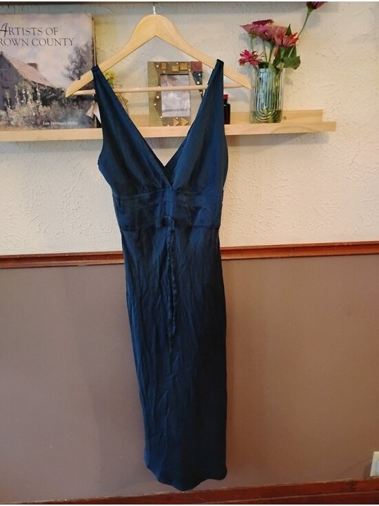 Dresses & Skirts - Miguelina Deep Navy V-Neck Midi Dress